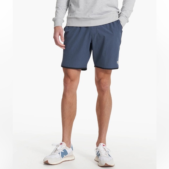 Vuori Banks Short Men's Charcoal Engineered Stripe Athletic Shorts Size Large - Picture 1 of 11